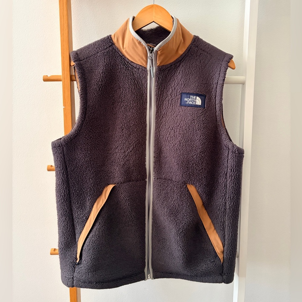 Men’s The North Face Fleece Vest in Blue and‎ Tan